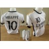 AANBIEDING MBAPPE VOETBAL TENUE  NR 10 2024 WIT THUISKLEUR