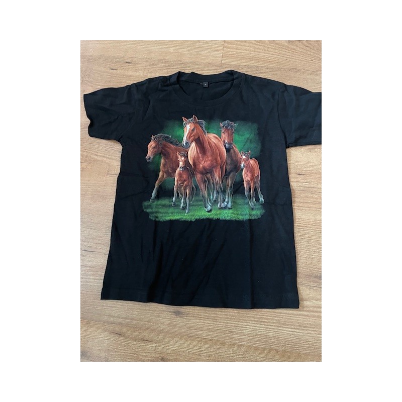 AANBIEDING KINDER SHIRT paarden print 3 PAARDEN  2 VEULENS