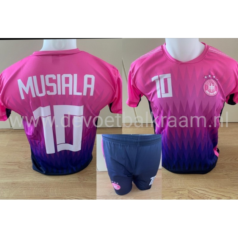 MUSIALA JAMAL duits elftal  thuiskl 2025